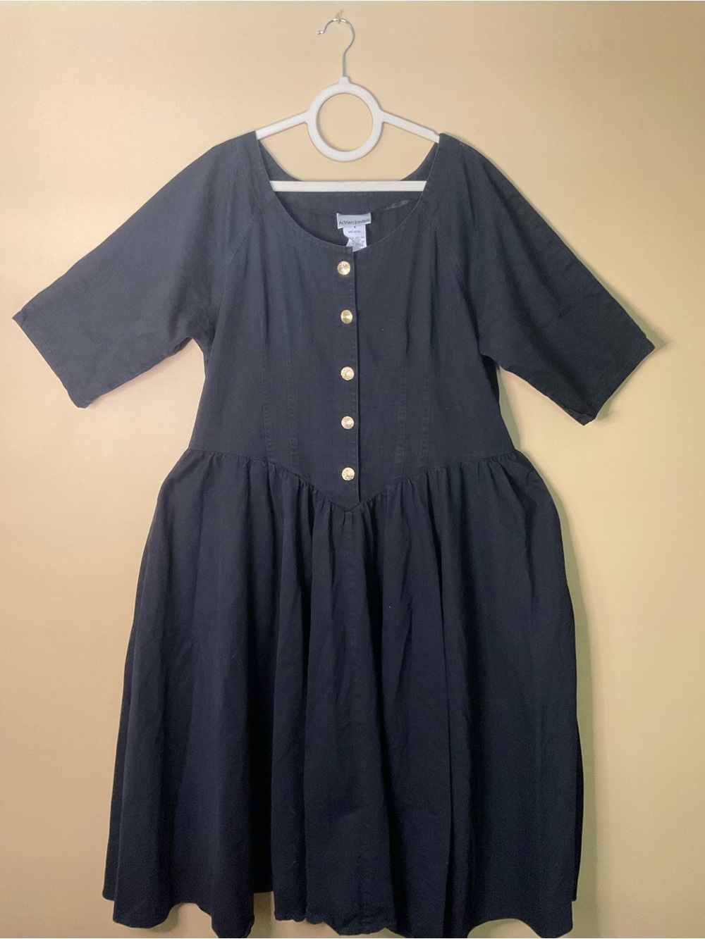 Vintage Women’s Black Midi Denim Button-Front Dress with Short Sleeves